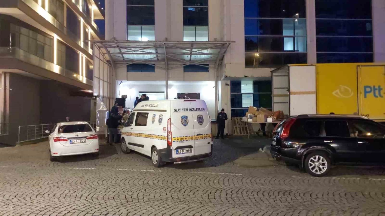 Rize'de PTT binas�ndaki sald�r�