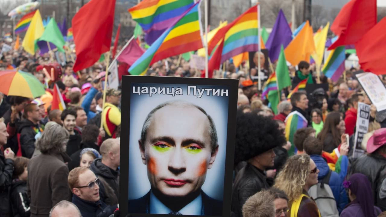 Rusya Adalet Bakanlığı ülkedeki LGBT faaliyetlerinin yasaklanması için mahkemeye başvurdu