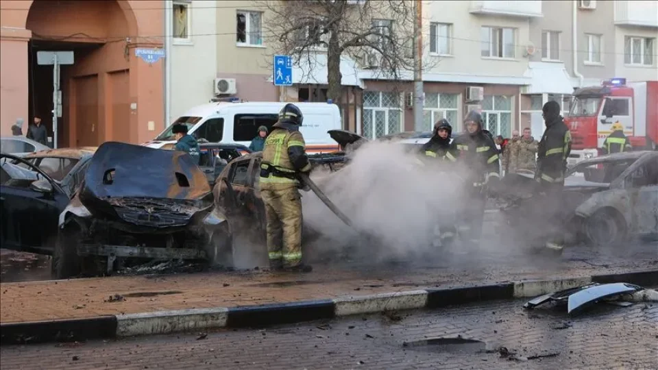  Rusya�n�n Belgorod b�lgesine ba�l� Koloskovo k�y�ne d�zenlenen f�zeli sald�r�da 6 sivil hayat�n� kaybetti, biri 14 ya��nda �ocuk olmak �zere 4 ki�i de yaraland�