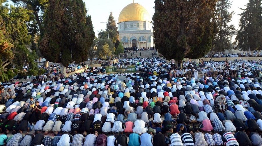 Sabah namaz iin Mescid-i Aksa'ya akn ettiler