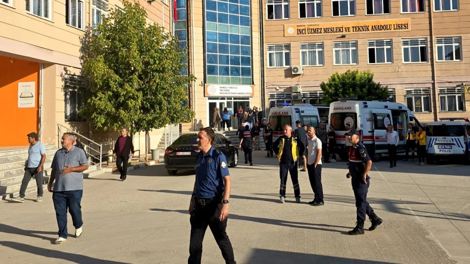 Sald�rgan�n anne, baba ve dedesi de g�zalt�nda