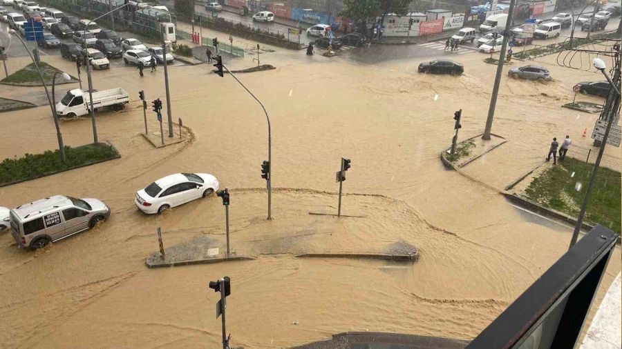 Samsun'da yine sağanak yine sel