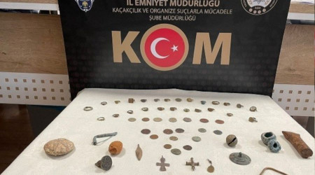 Satmaya çalıştığı tarihi eserlerle yakalandı