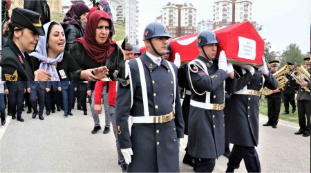 Şehit karakol komutanına gözyaşları arasında son görev