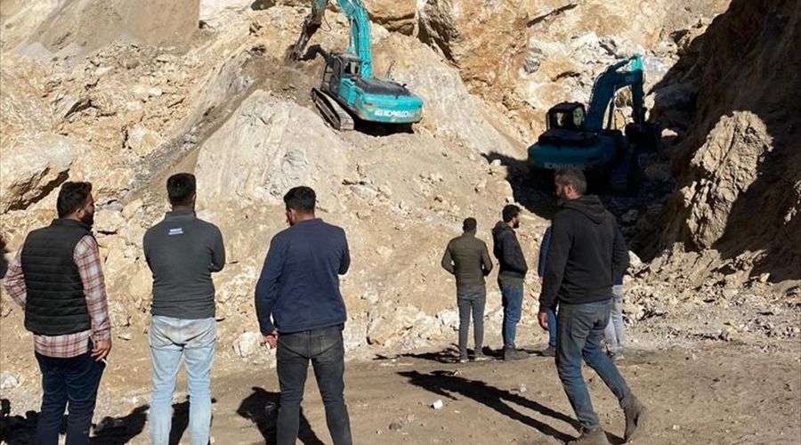 ��rnak'ta k�m�r oca��nda g���k