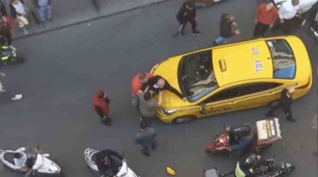 Şişli'de kurye ve taksici birbirine girdi