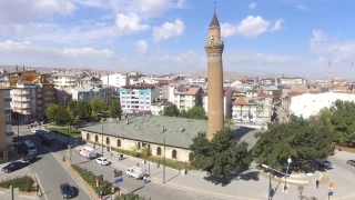 Sivas Ulu Camii: Seluklu mimarisinin zarif rneklerinden
