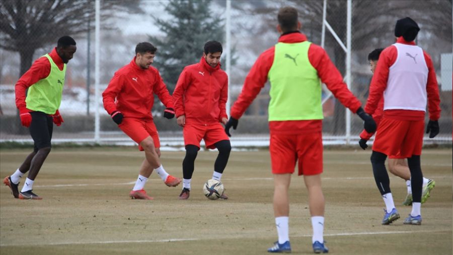 Sivasspor 4 eksikle Hatay'da