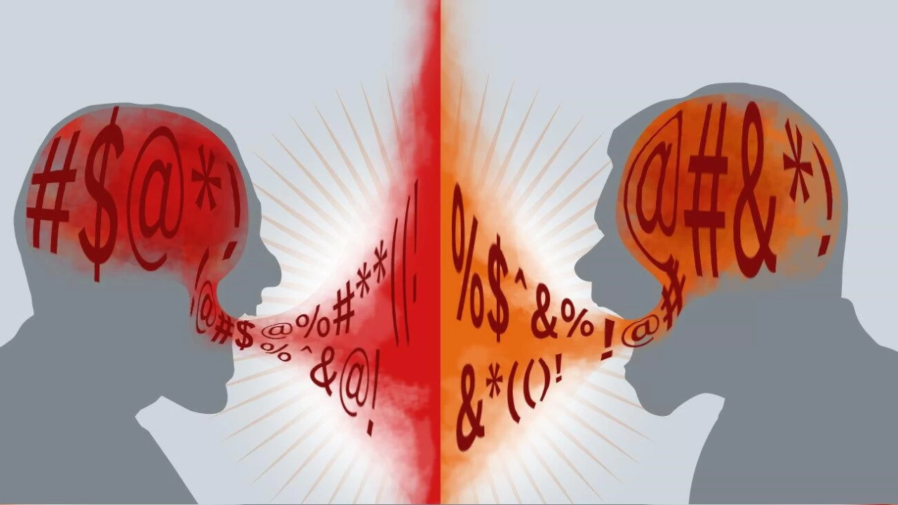 Sosyal medyadan hakaret edenlere para cezas�