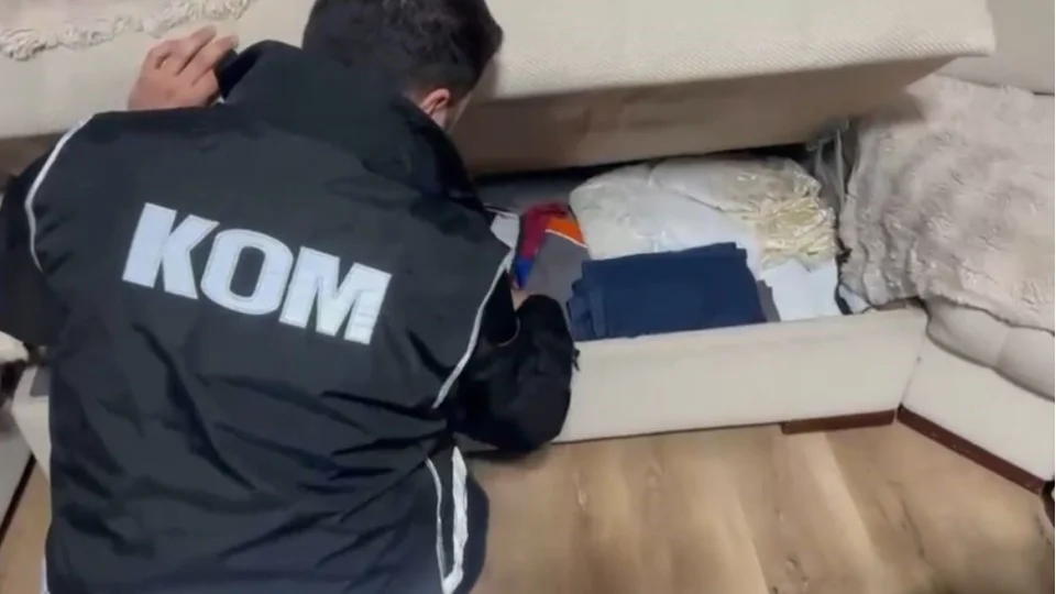 Sosyal medyadan su� �rg�tlerini �ven 18 ��pheli yakaland�