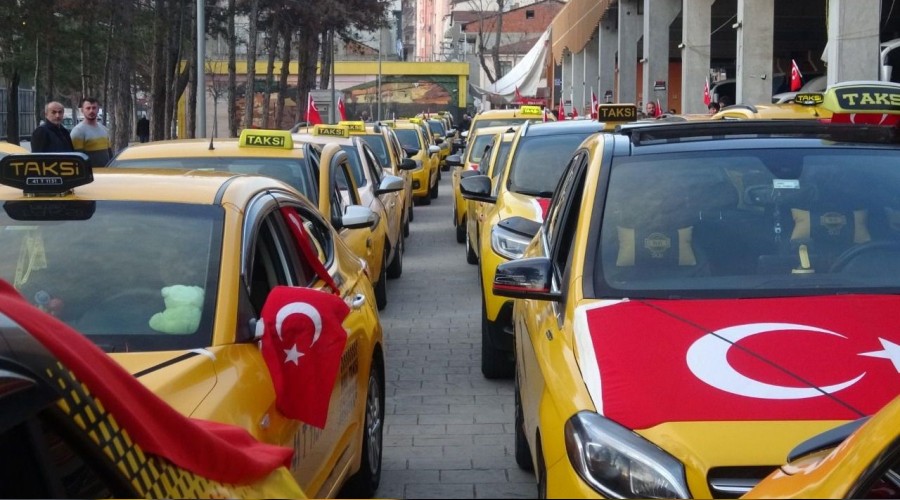 Taksicilerden 15 Temmuz konvoyu
