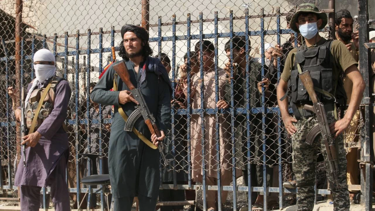 Taliban yetkilisi: Pakistan sınırını tanımayacağız