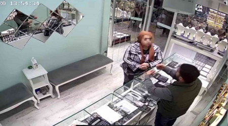 Tanınmamak için her kuyumcuya başka kılıkta girdi