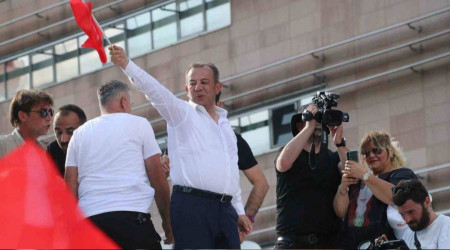 Tanju Özcan'ın yürüyüşü CHP Genel Merkezi'nde son buldu