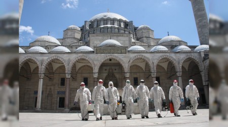 Tarihi camiler cuma namazna hazrlanyor   