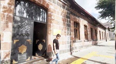 Tarihi konak kütüphaneye dönüştürüldü