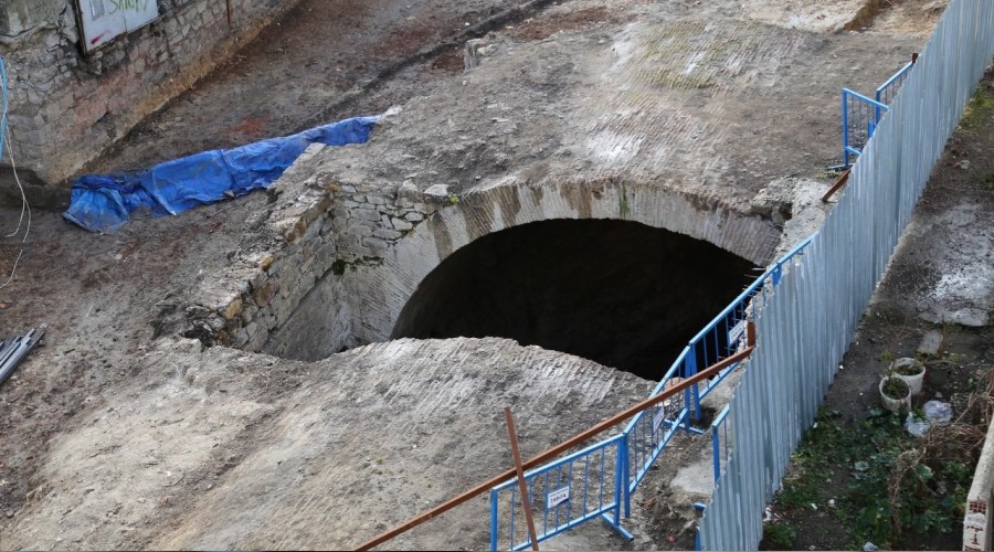 Tarihi sarn�� g�n y�z�ne ��k�yor