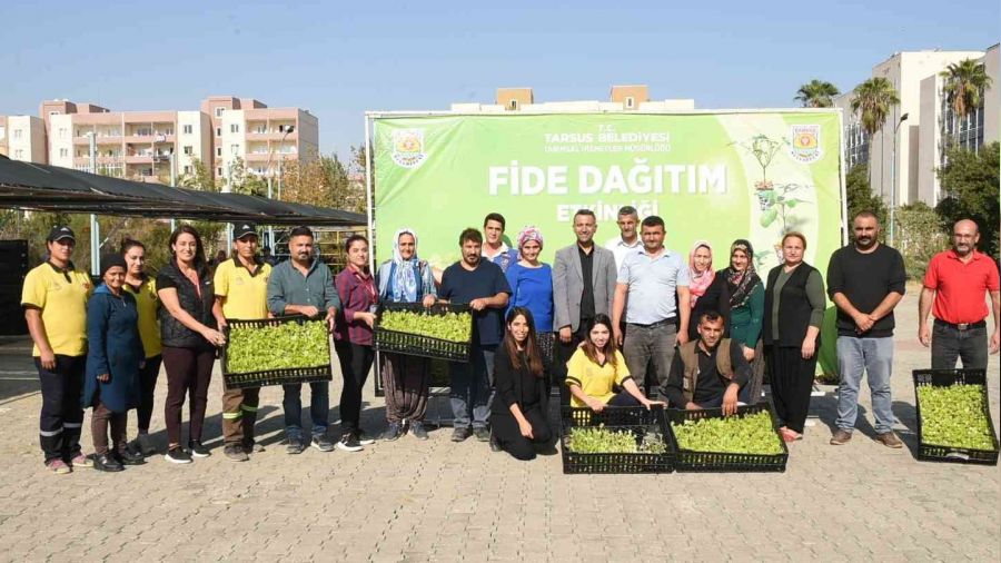 Tarsus'ta üreticilere ücretsiz 750 bin adet fide dağıtıldı