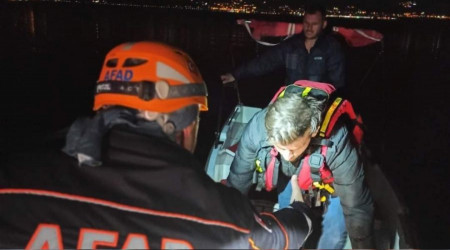 Teknenin aküsü bitince gölde mahsur kaldılar