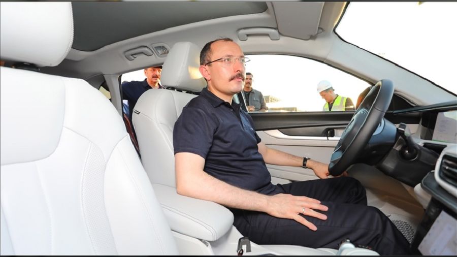 Ticaret Bakanı Mehmet Muş, Togg'u test etti