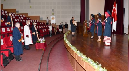 Tıp Fakültesi'nde mezuniyet töreni
