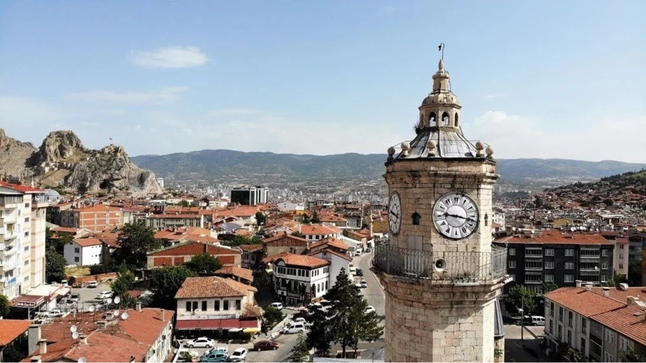 Tokat Saat Kulesi: Zamann taa ilenmi hli