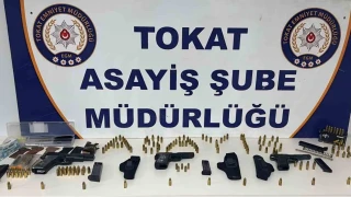 Tokat'ta delil arayan polis cephanelik buldu