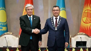 Tokayev'den Krgz mevkida Caparov'a ndevlet nian
