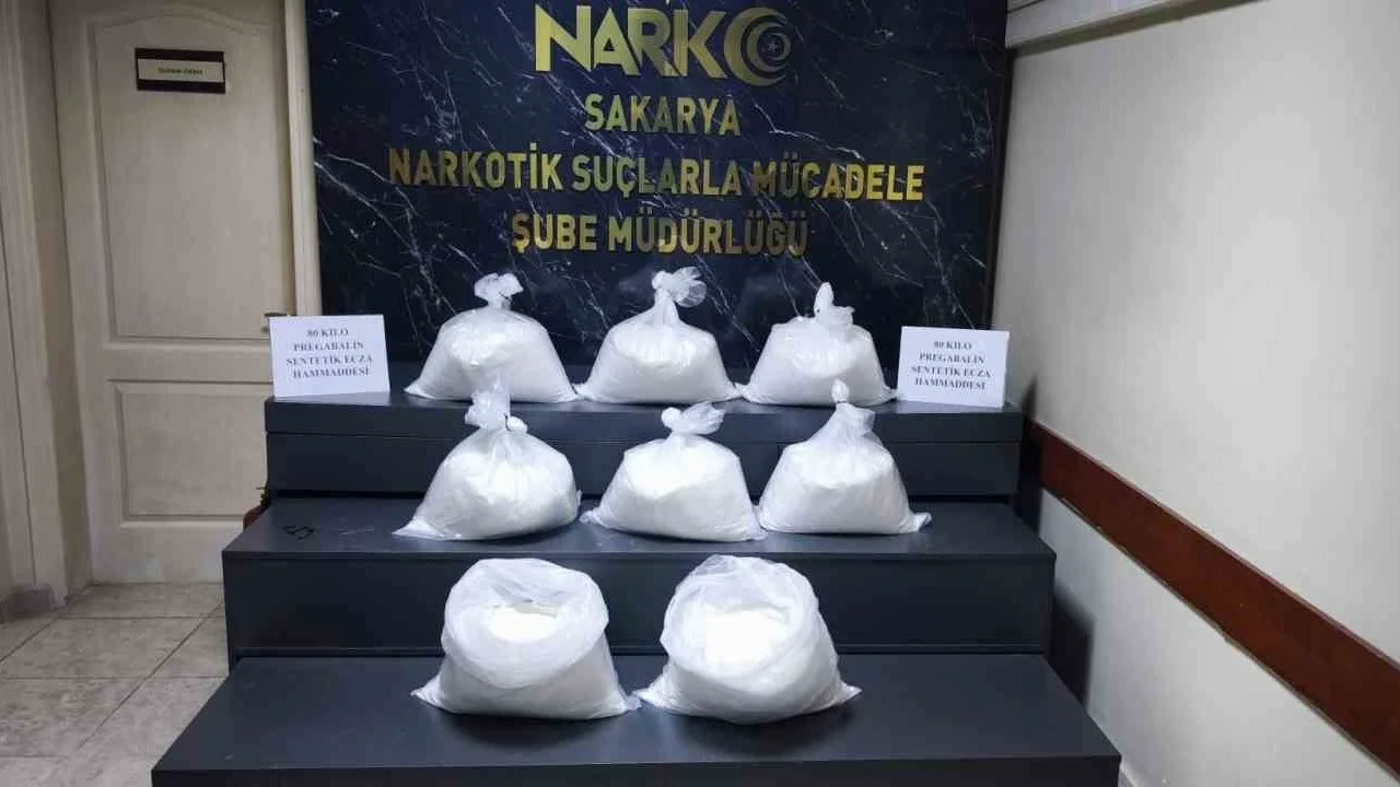 Torbalarca uyuşturucu madde taşıyan araçlar yakalandı: 3 tutuklama
