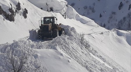 Tunceli'de karla mücadele devam ediyor