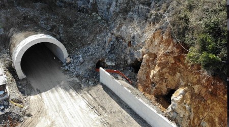 Tünel inşaatında binlerce yıllık mağara ortaya çıktı