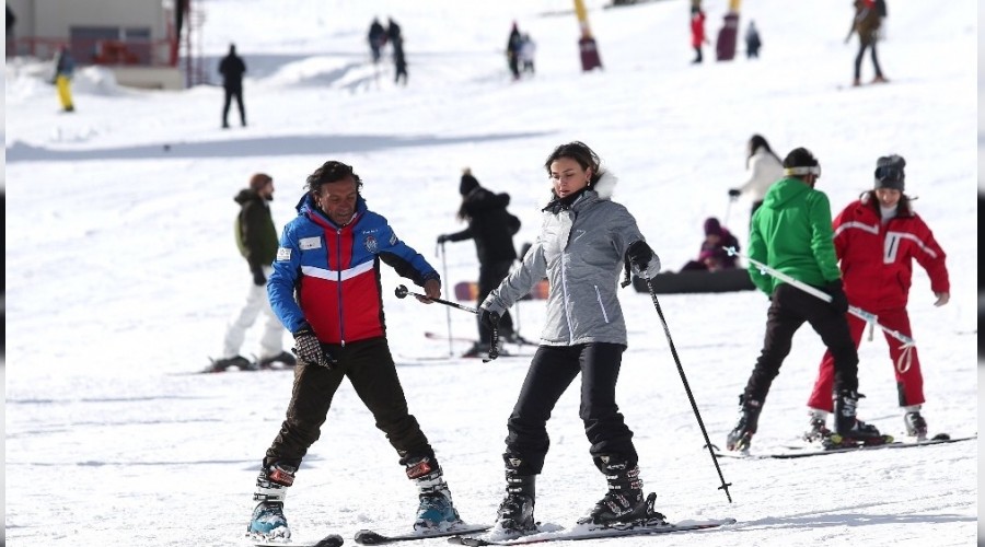 Uluda�'a tek kullan�ml�k kayak malzemeleri geliyor