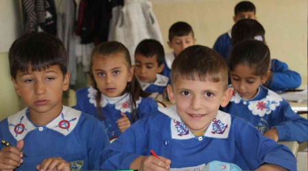 Uludere'de bu okuldaki renciler 'mavi nlk' giyiyor