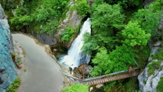 Ulukaya Şelalesi: Karadeniz’in yeşil örtüsüyle bütünleşmiş bir huzur durağı