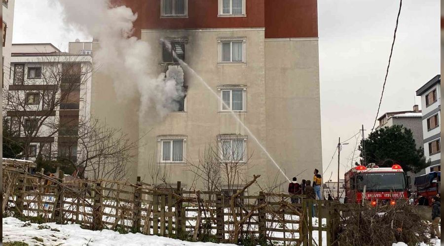�mraniye'de apartman dairesi alev alev yand�
