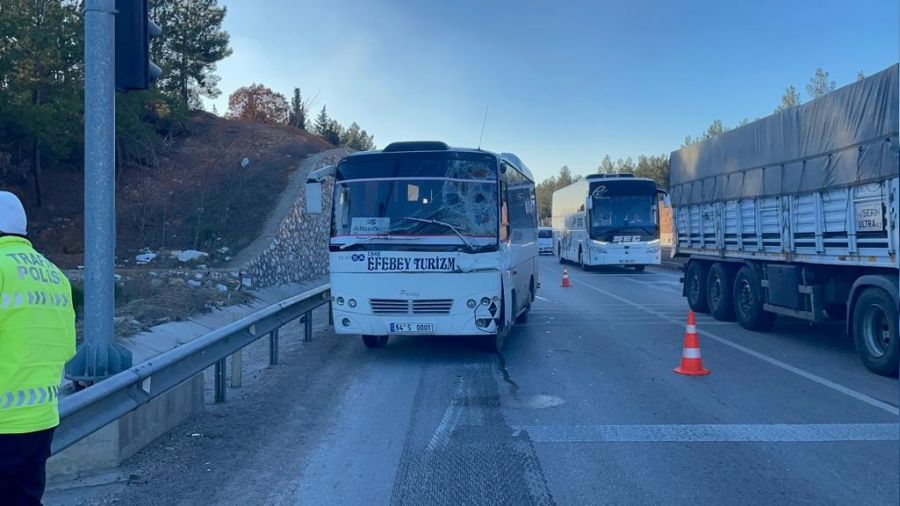 Uak'ta ii servisi kamyona arpt