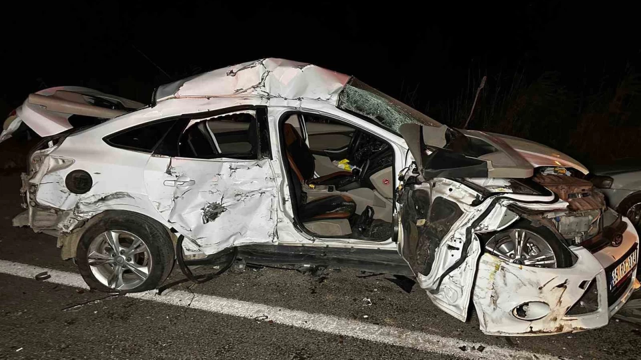 Uşak'ta tır ile otomobil çarpıştı: 1 ölü, 1 yaralı