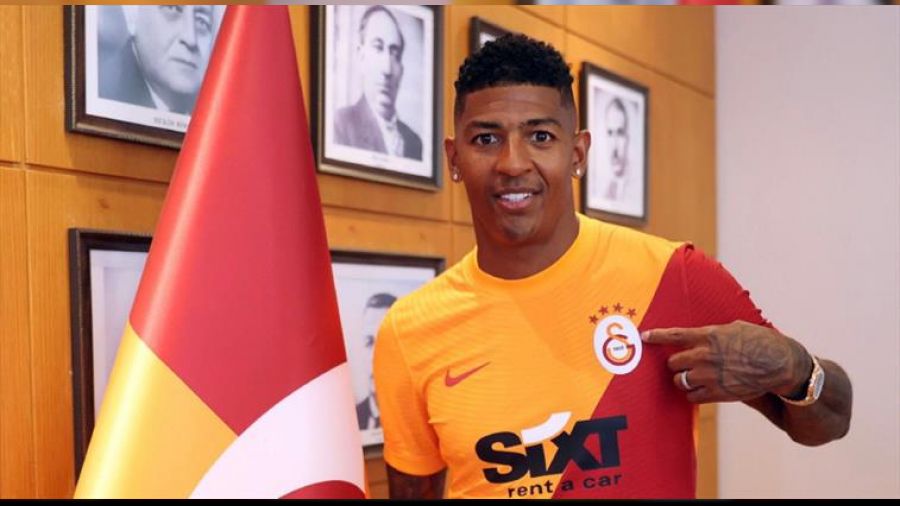 Van Aanholt PSV'ye kiraland�