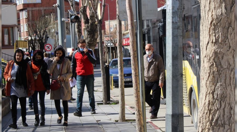 Vatandaş önlemleri gevşetince vaka sayısı bini aştı