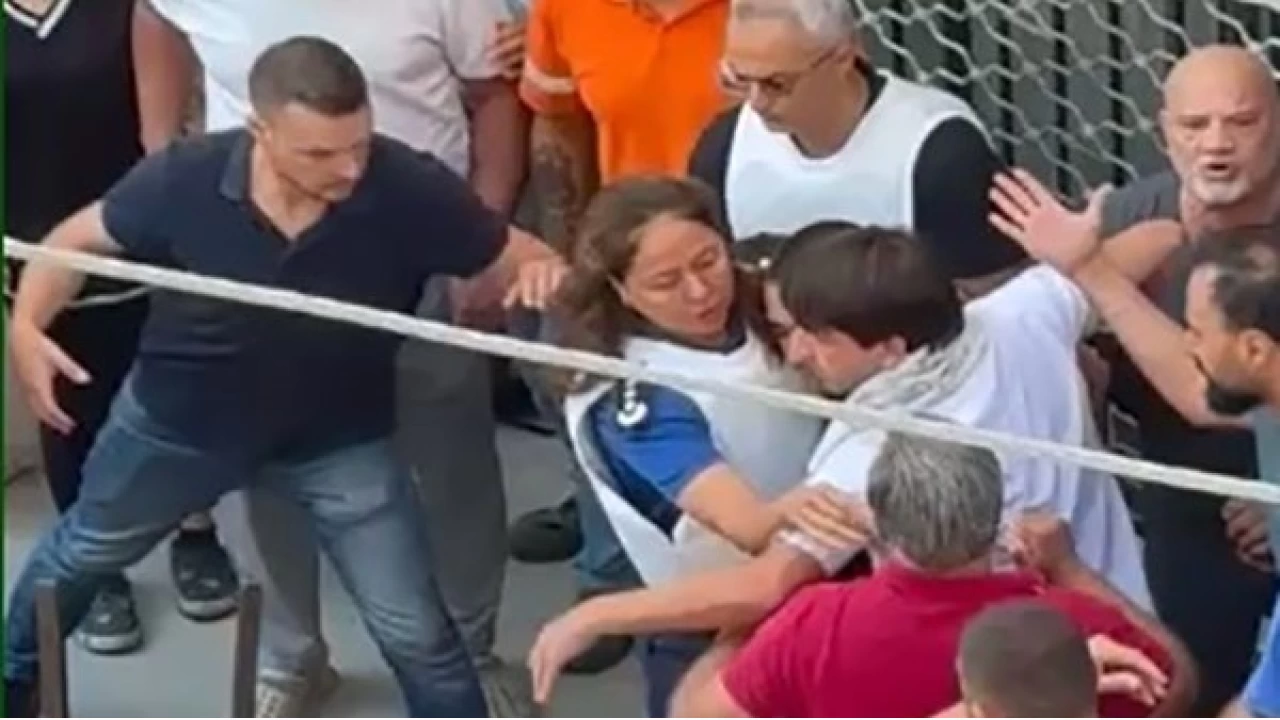 Vatandalar zmir saldrgann lin etmek istedi: Polis engelledi