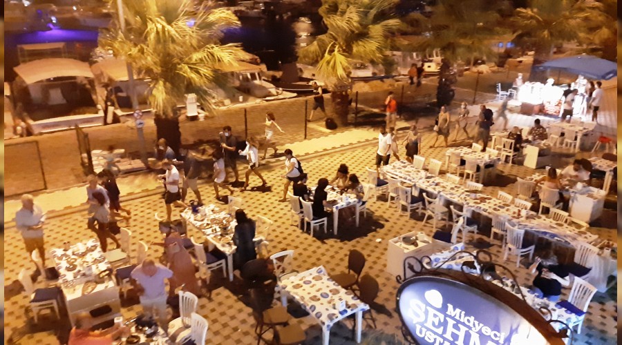 Ya�mur bir anda bast�r�nca 