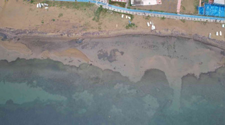 Yalova'da deniz suyu 10 metre çekildi