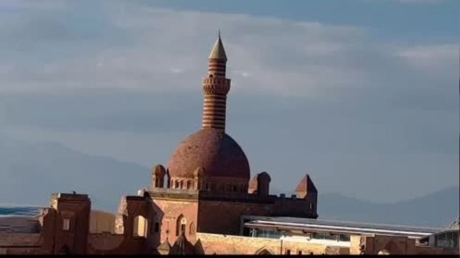 Yapımı 99 yıl süren tarihi saray