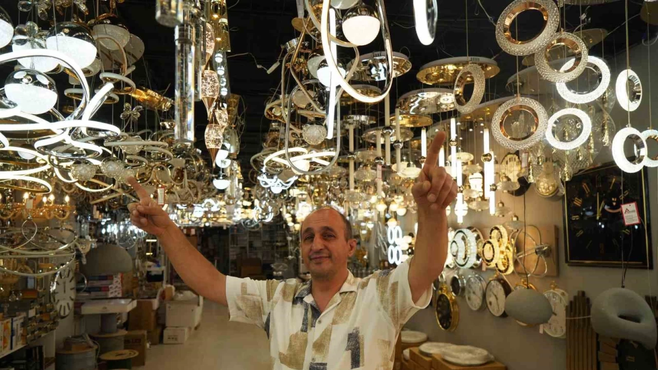 Yeni evlenen iftler LED avizeleri tercih ediyor