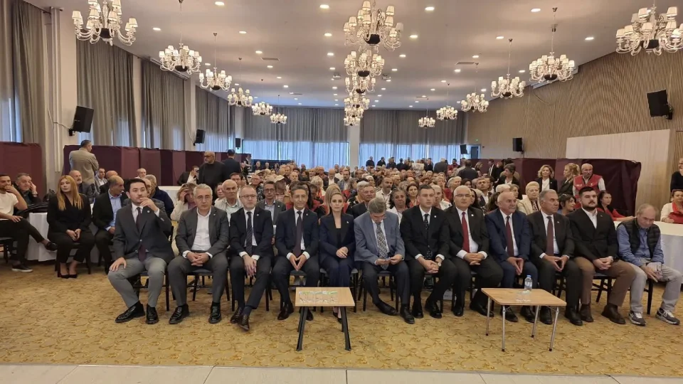  Yeni Parti�nin hafta sonu d�zenlenen il�e ba�kanl�klar� �n se�imleri kapsam�nda, Ankara�da sand�k ba��na giden �yelerin oylar�yla 13 il�e ba�kan� belli oldu