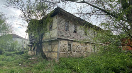 Yıllara meydan okuyan köy evleri