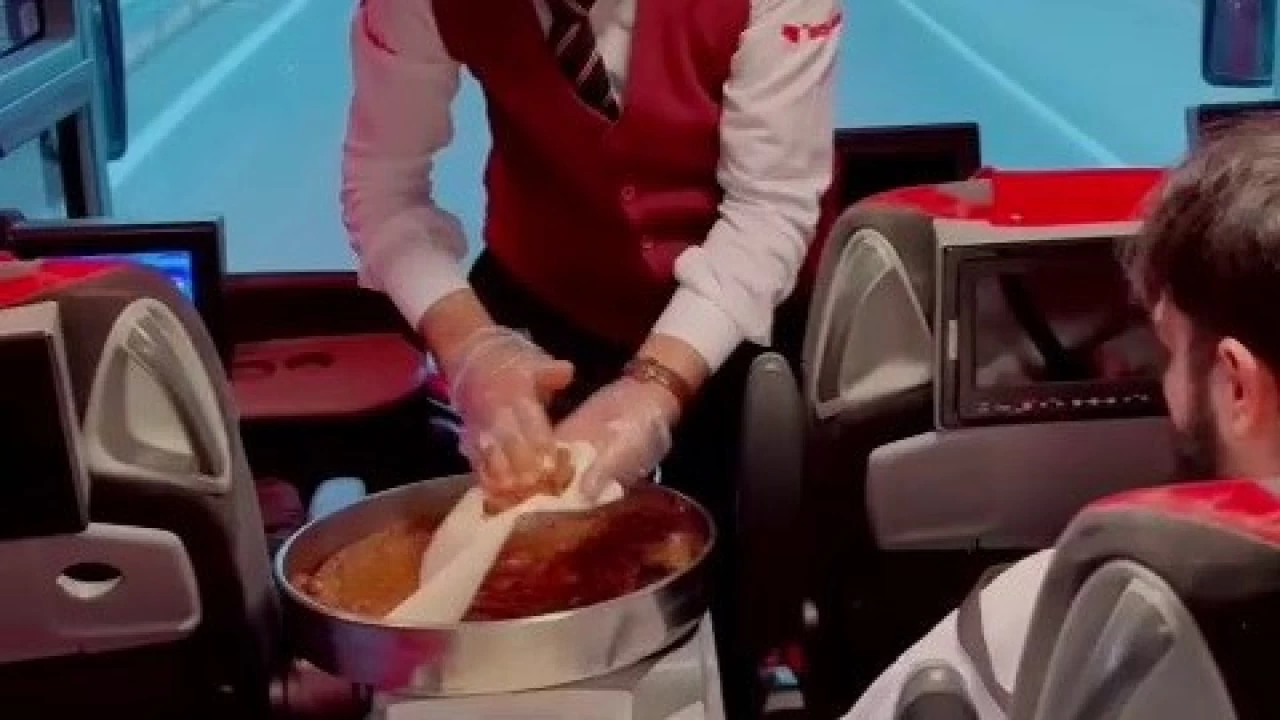 Yolcu otobüsünde kek ve çayın yerini çiğköfte aldı