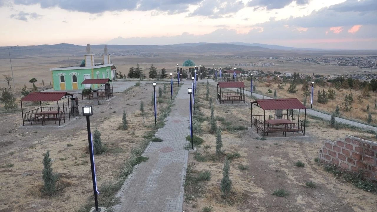 Yozgat Yerk�y Mesire Alan�: Bozk�r�n ortas�nda piknik ve dinlenme i�in ideal bir alan