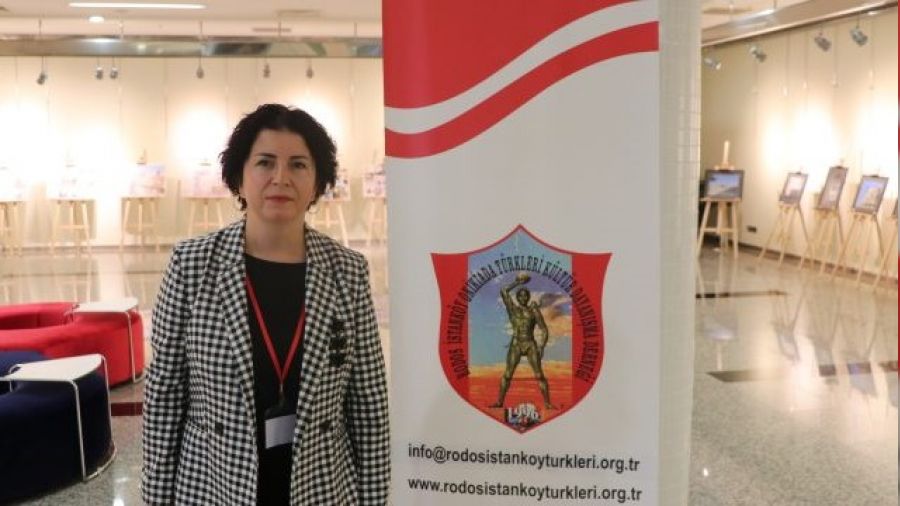 Yunanistan, camileri yok ediyor