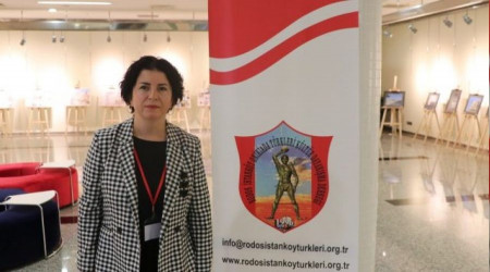 Yunanistan, camileri yok ediyor